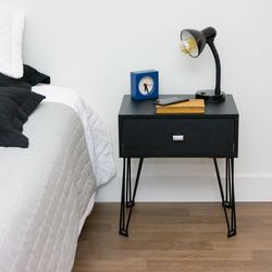 Mesa de cabeceira com gaveta - Linha Grid - Aramado com madeira Preto com Preto